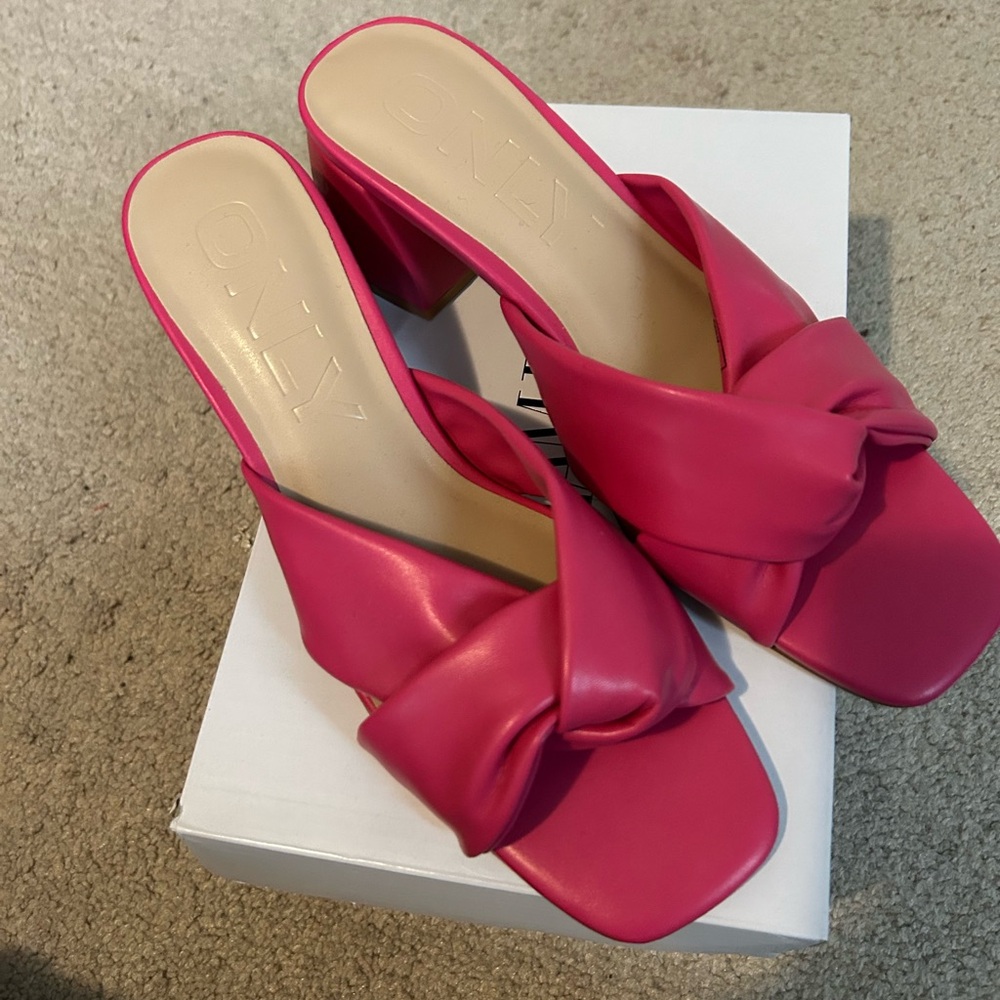 Only Pink Bow Mules with Suede Finish